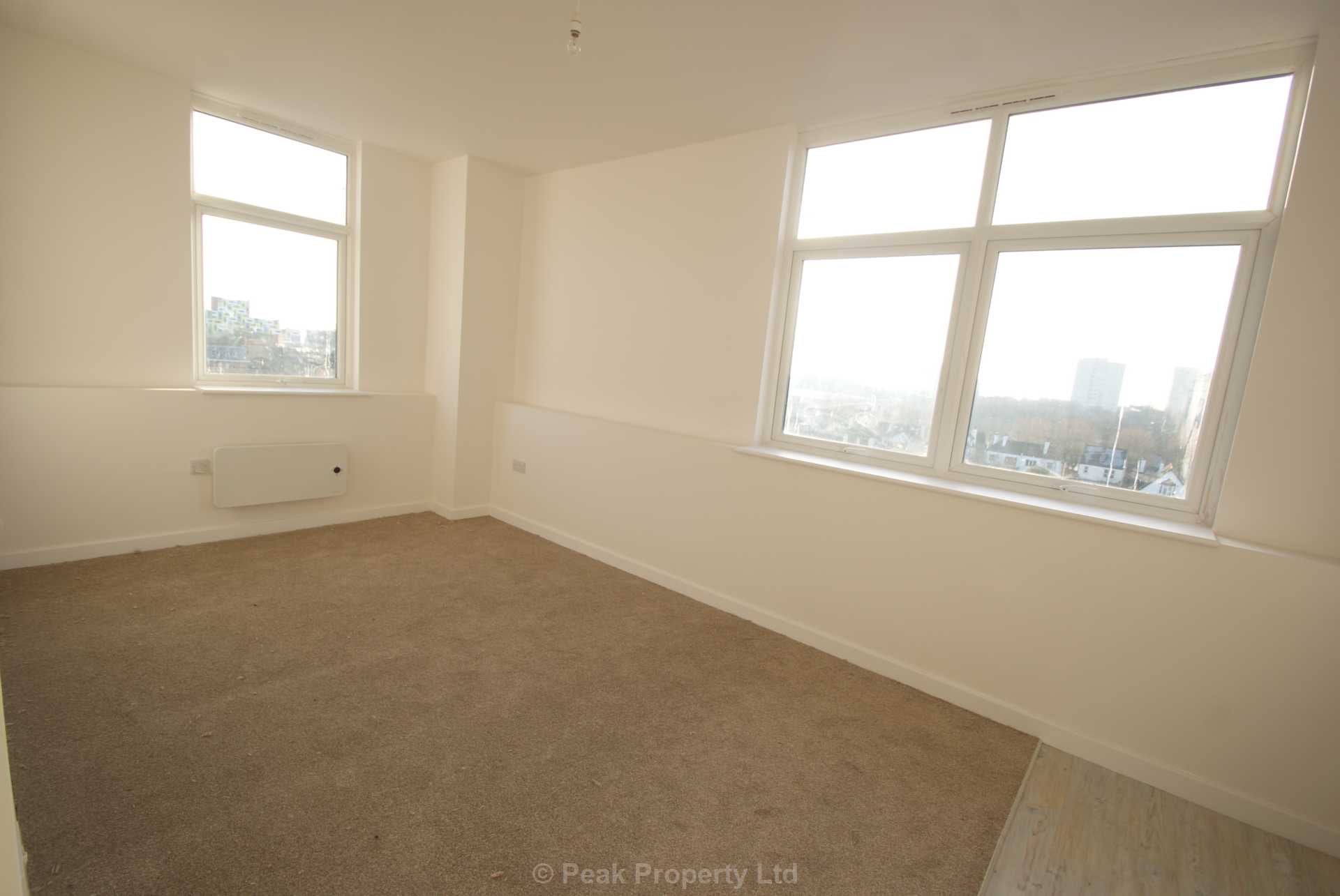 Flat Thornford Gardens in Southend-on-Sea