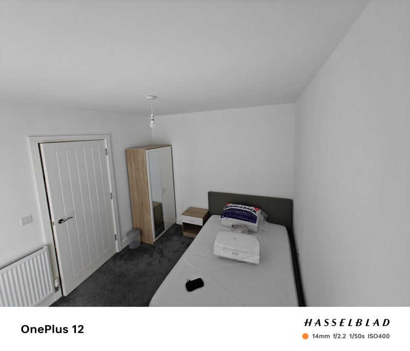 Room Bowen Road in Locking Parklands