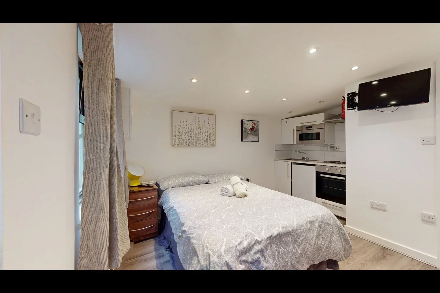 Flat James Avenue in Greater London