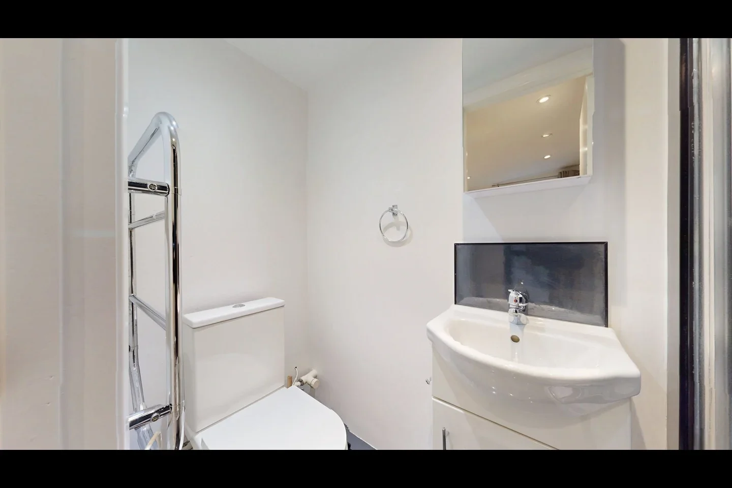 Flat James Avenue in Greater London
