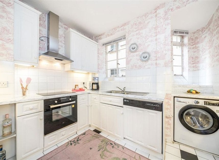 Flat Knightsbridge in City of Westminster