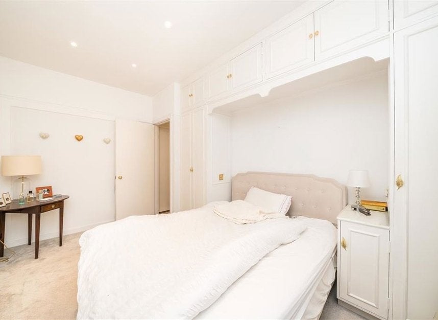 Flat Knightsbridge in City of Westminster