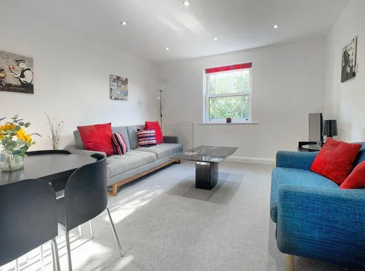 Flat Hawtrey Road in Windsor