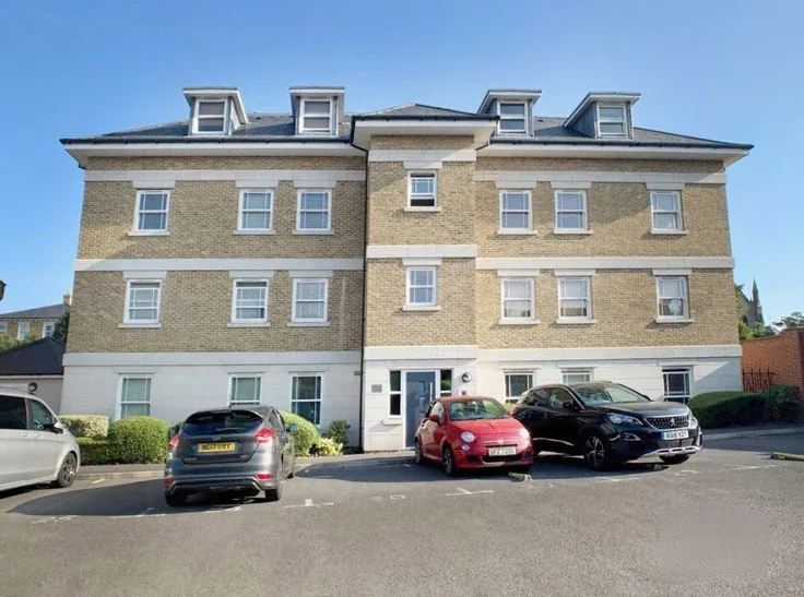 Flat Hawtrey Road in Windsor
