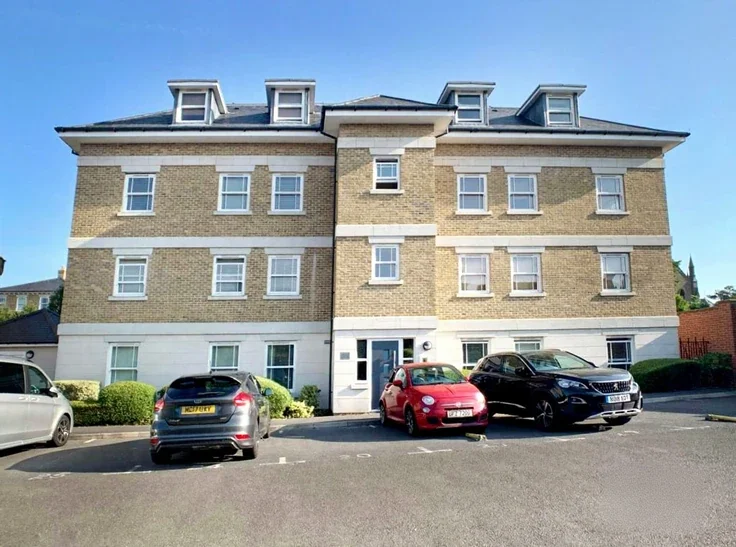 Flat Hawtrey Road in Windsor