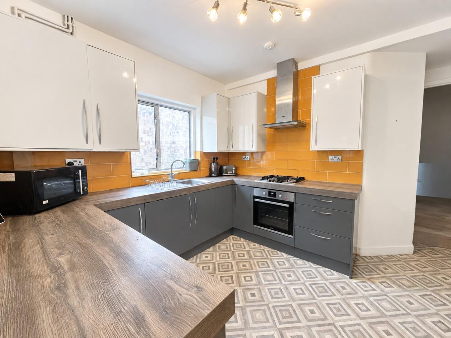 Flat Samos Road in Greater London