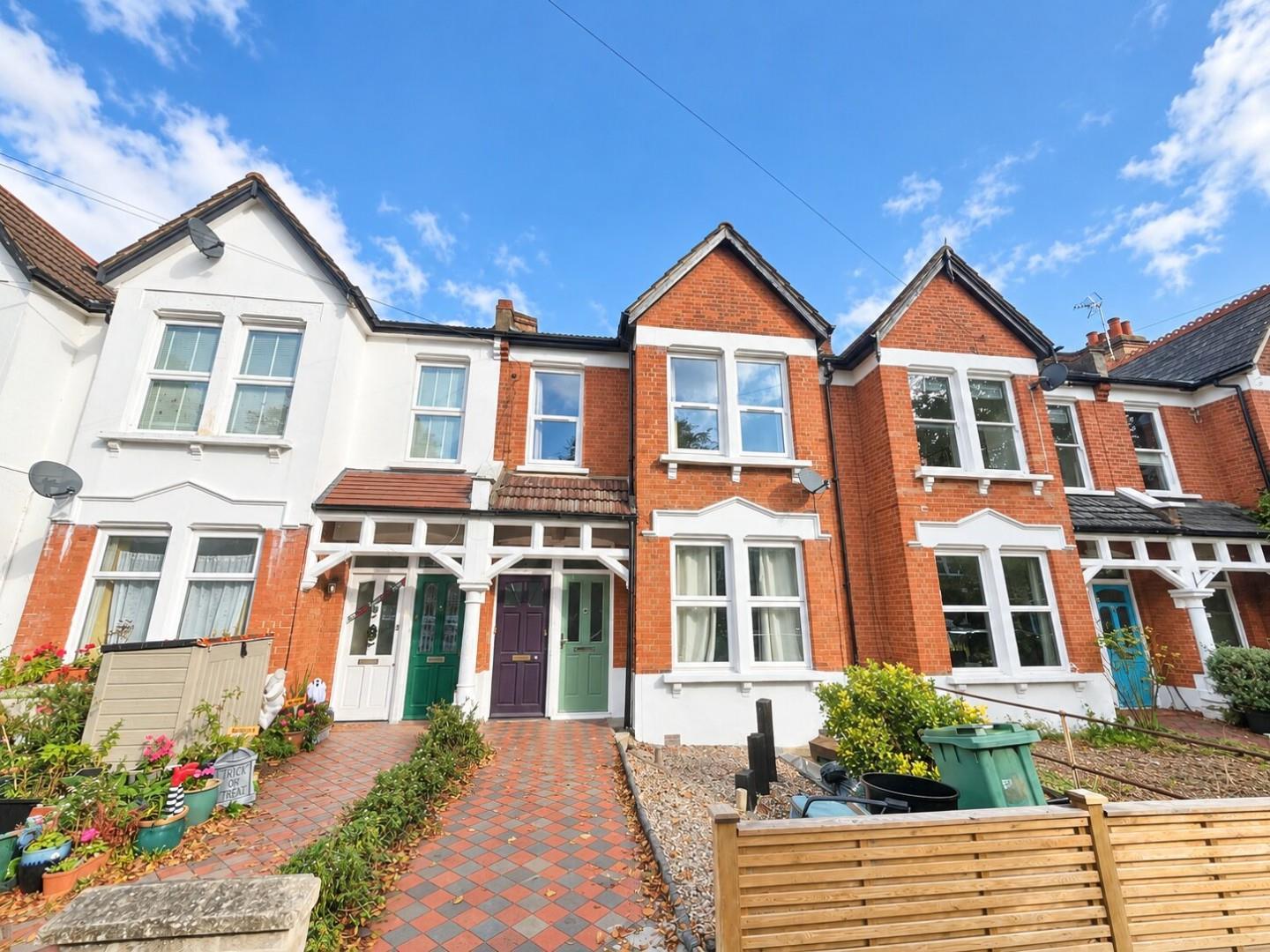 Flat Samos Road in Greater London