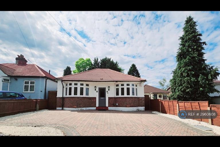 House Sandy Lane in Greater London