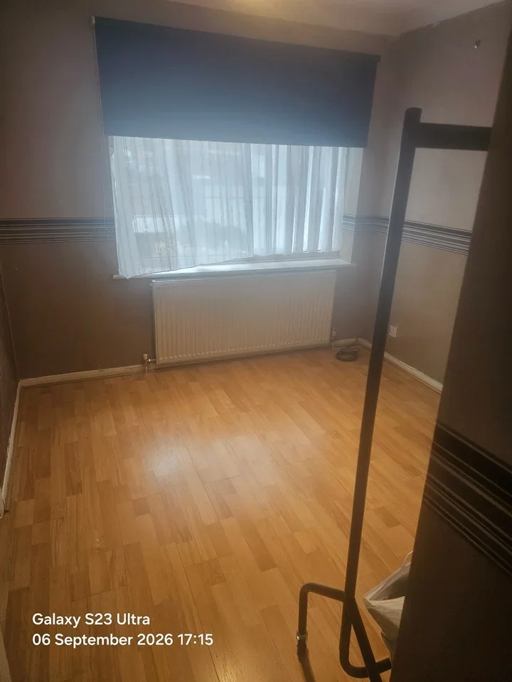 Room Elm Park Avenue in Greater London