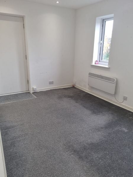 Room Conwy Drive in Liverpool