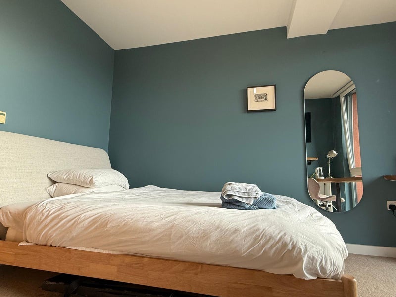 Room Bishops Way in Greater London