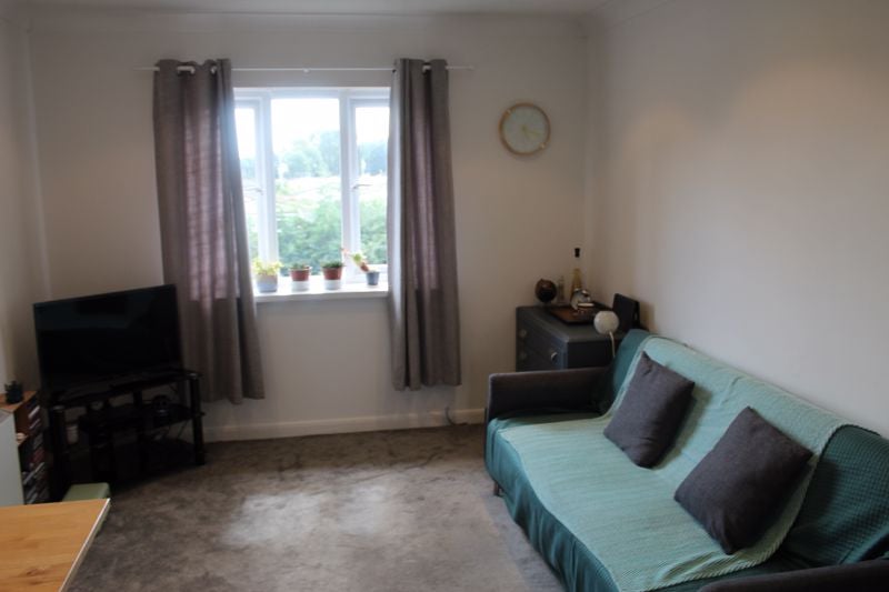 Flat Roebuck Court in South Oxfordshire