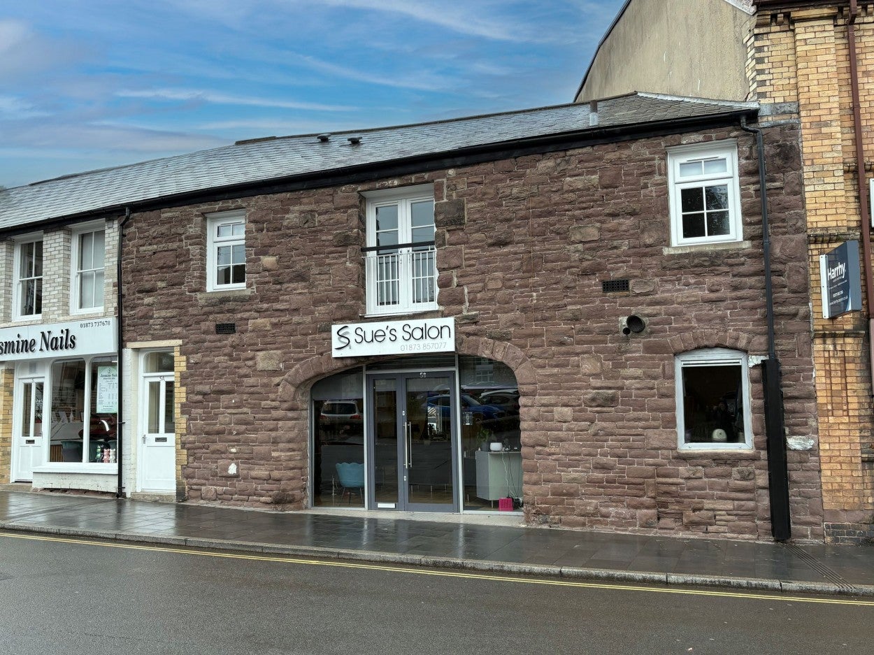 Flat Lion Street in Abergavenny