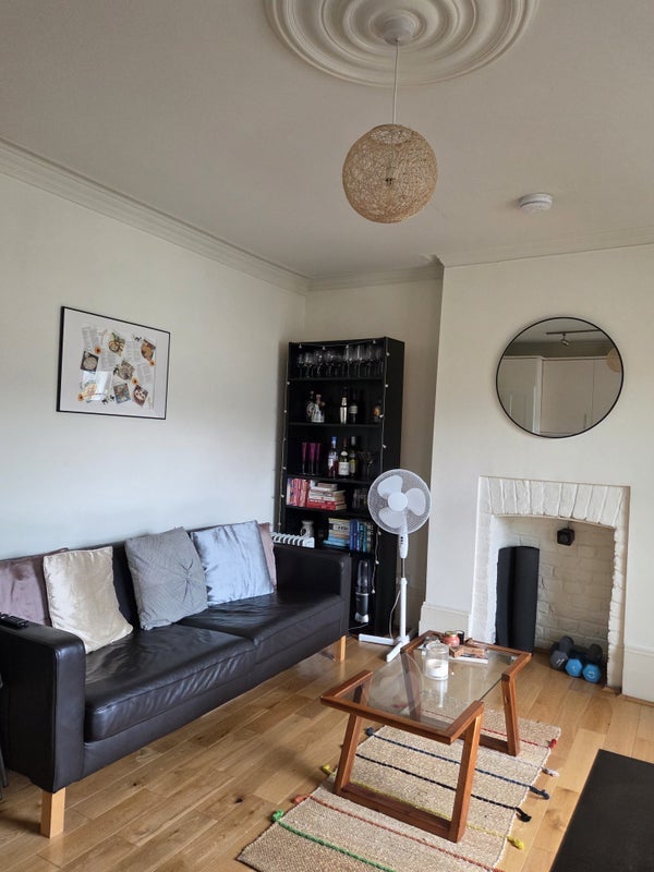 Room Loraine Road in Greater London