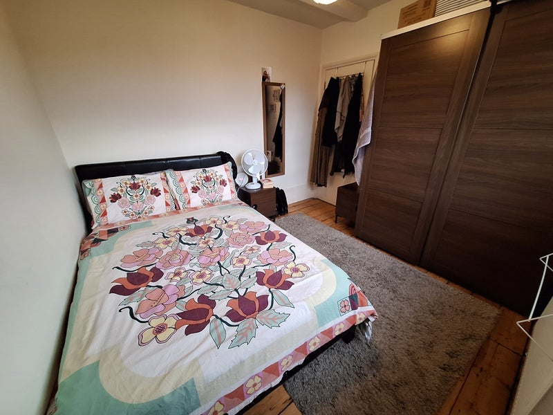 Room Loraine Road in Greater London