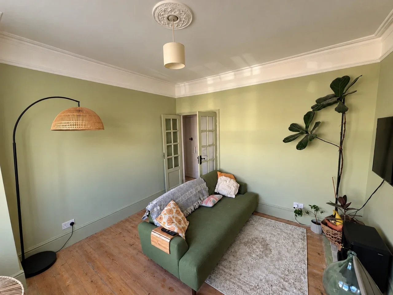 Flat Heybridge Avenue in Greater London