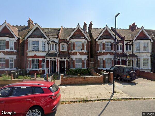 Flat Heybridge Avenue in Greater London