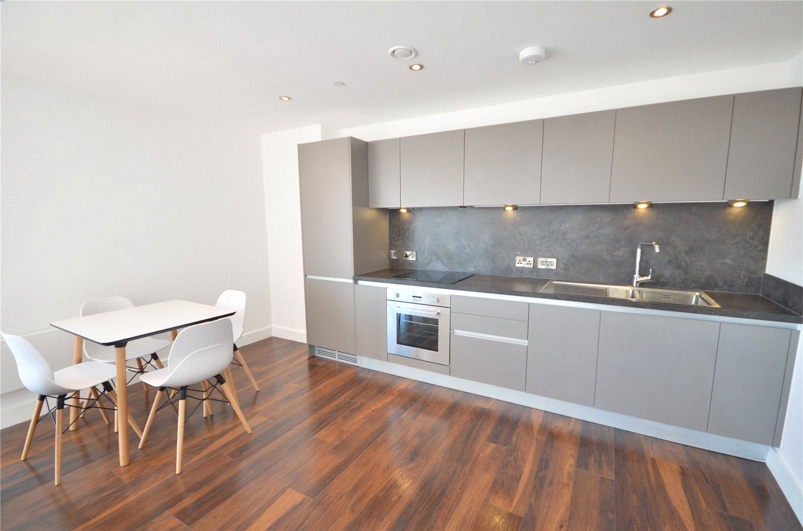 Flat Ordsall Lane in Salford