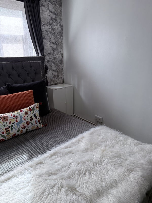 Room Collinson Street in Greater London