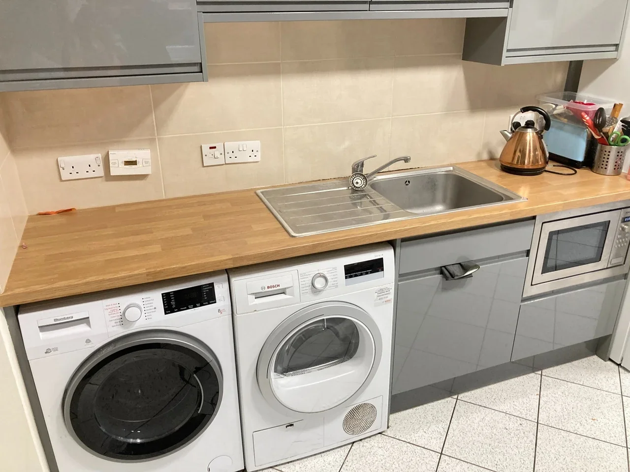 Room Adelaide Road in Greater London