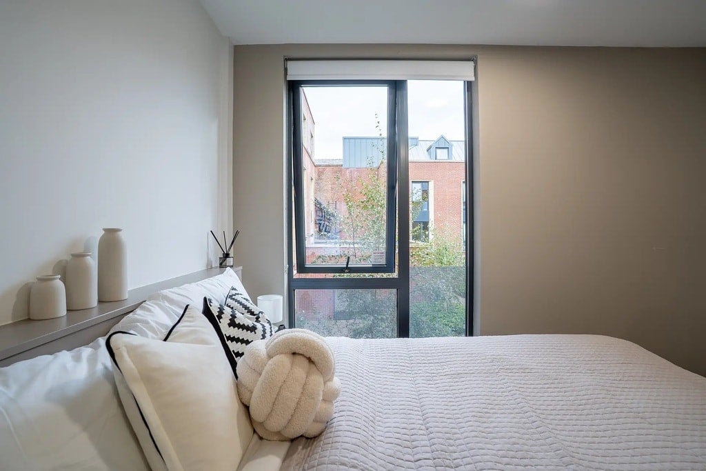 Flat Hanover Way in Leeds