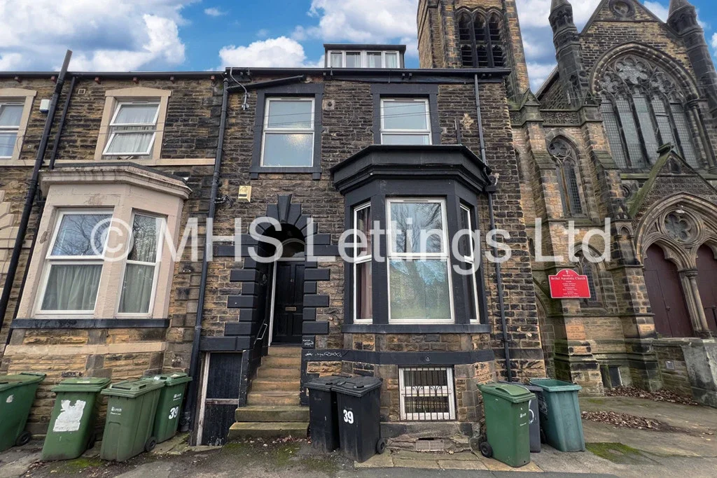 House Victoria Road in Leeds