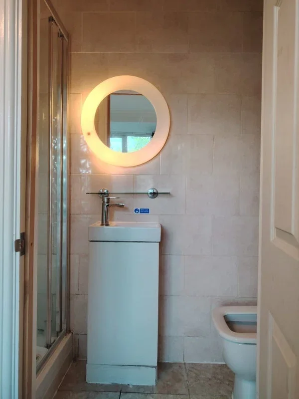 Room Booth Road in Greater London