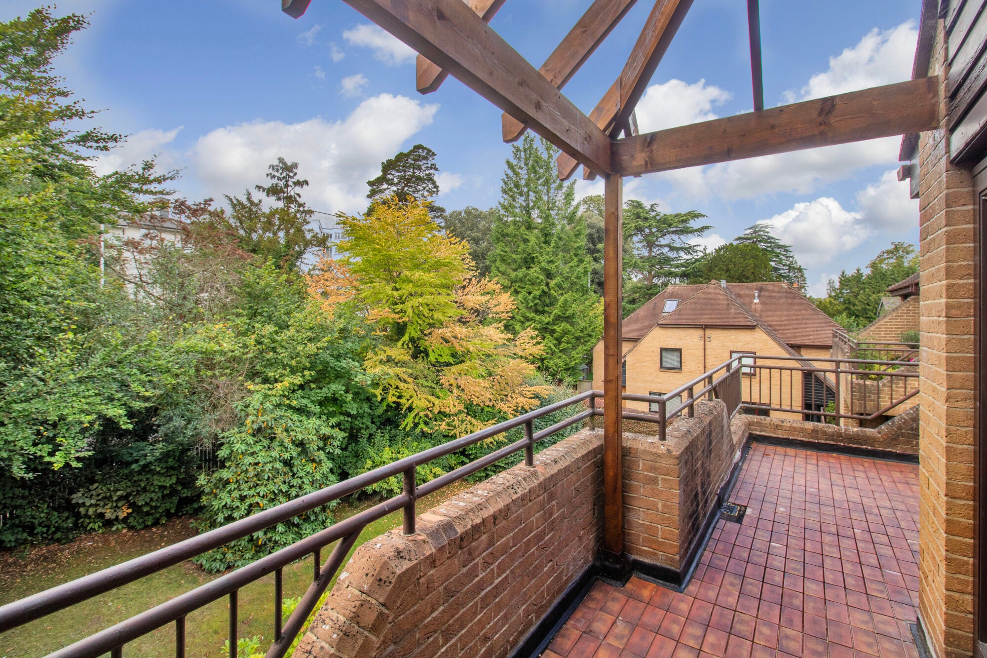 Flat Sandrock Road in Tunbridge Wells