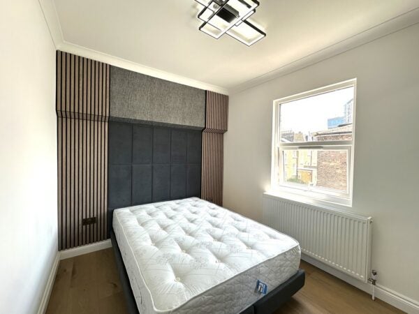 Flat Iffley Road in Greater London