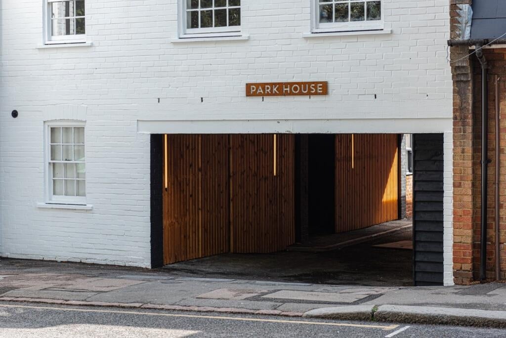 Flat Bell Street in Reigate and Banstead
