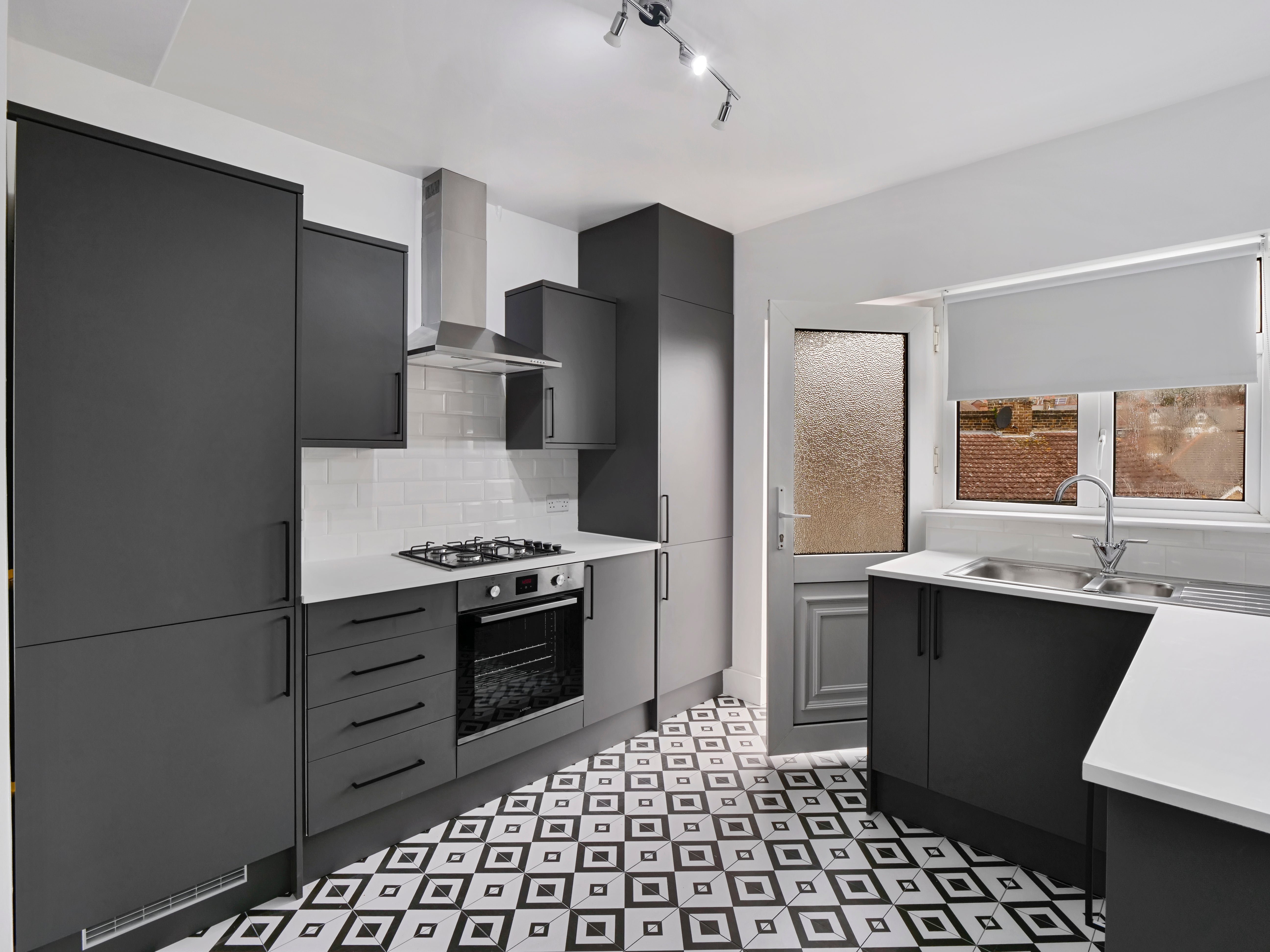 Flat Ladywell Road in Greater London