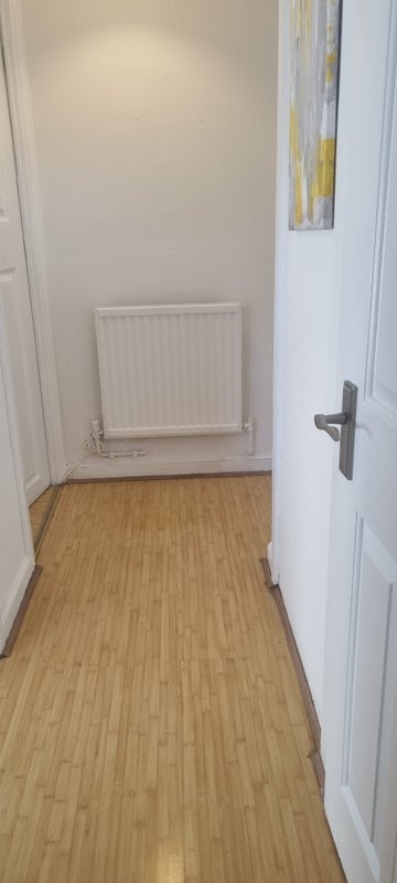 Room Hyde Road in Greater London