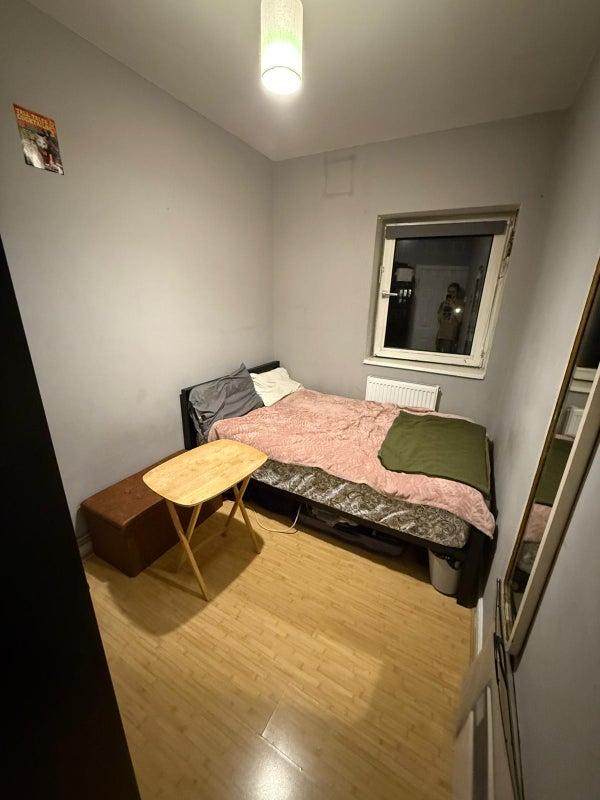 Room Hyde Road in Greater London