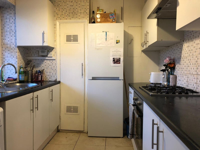 Room Hyde Road in Greater London