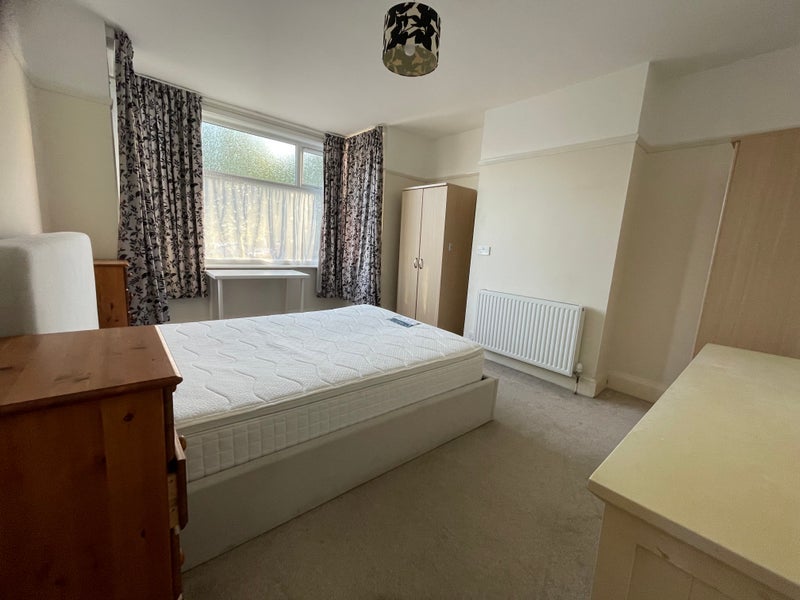 Room Muller Road in Bristol