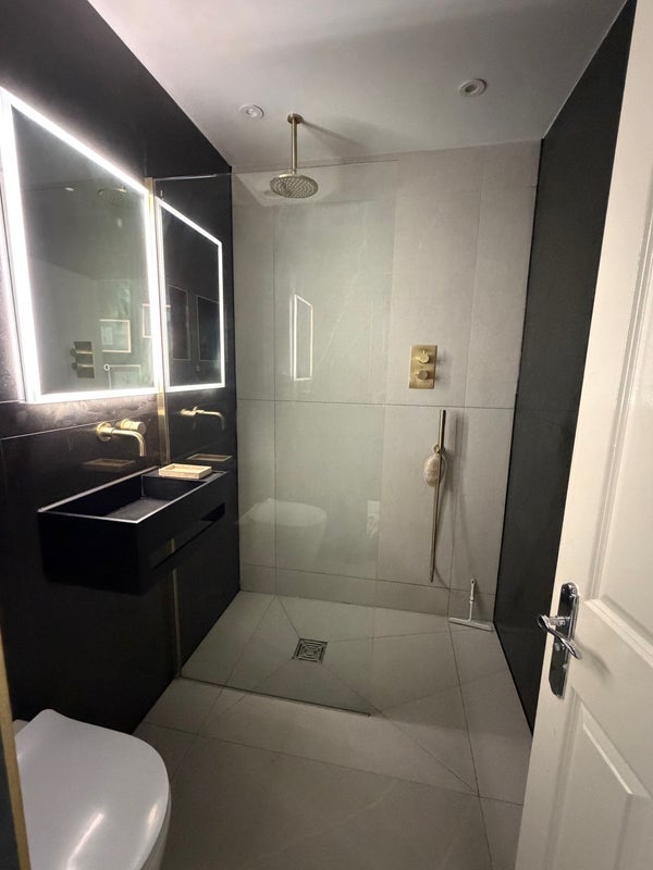 Room Larkhall Lane in Greater London