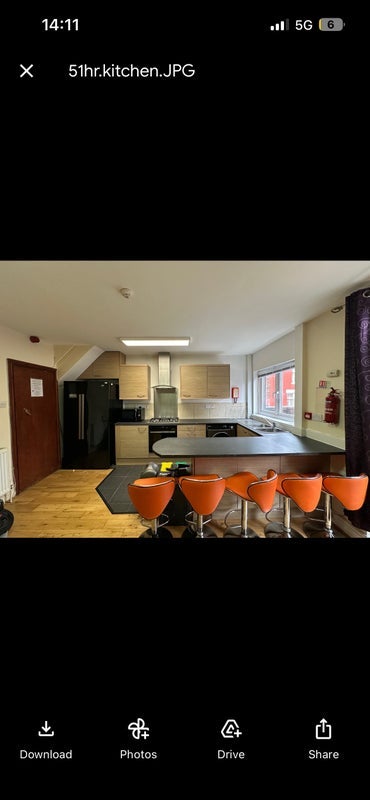 Room Hathersage Road in Manchester