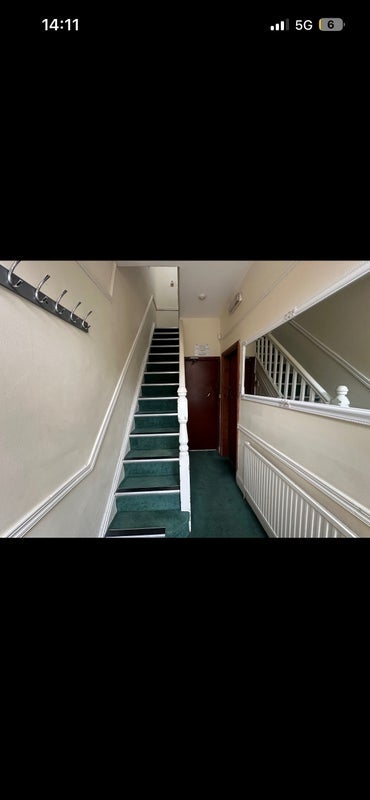 Room Hathersage Road in Manchester