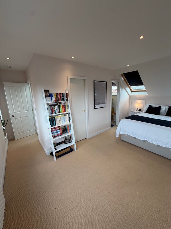 Room Undine Street in Greater London