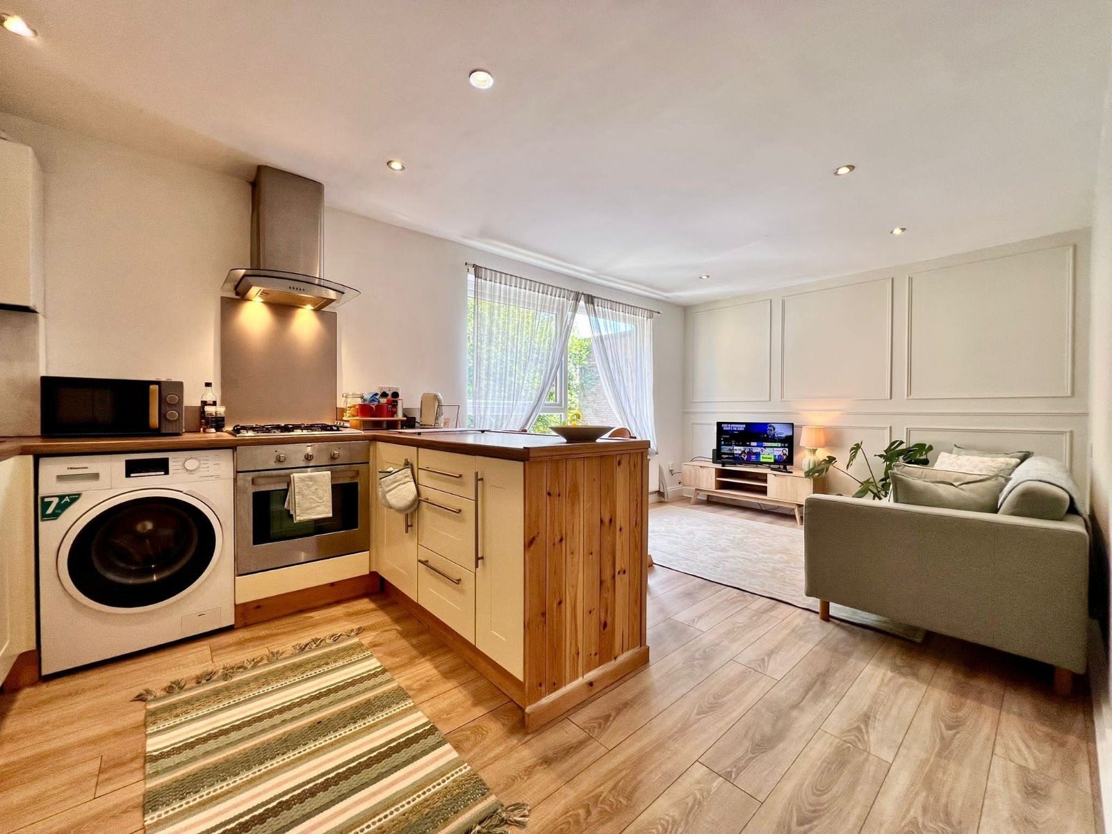 Flat Weetwood House Court in Leeds