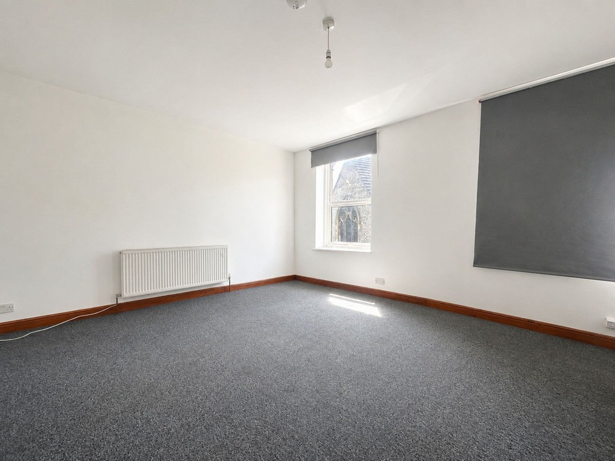 Flat Lower Ashley Road in Bristol