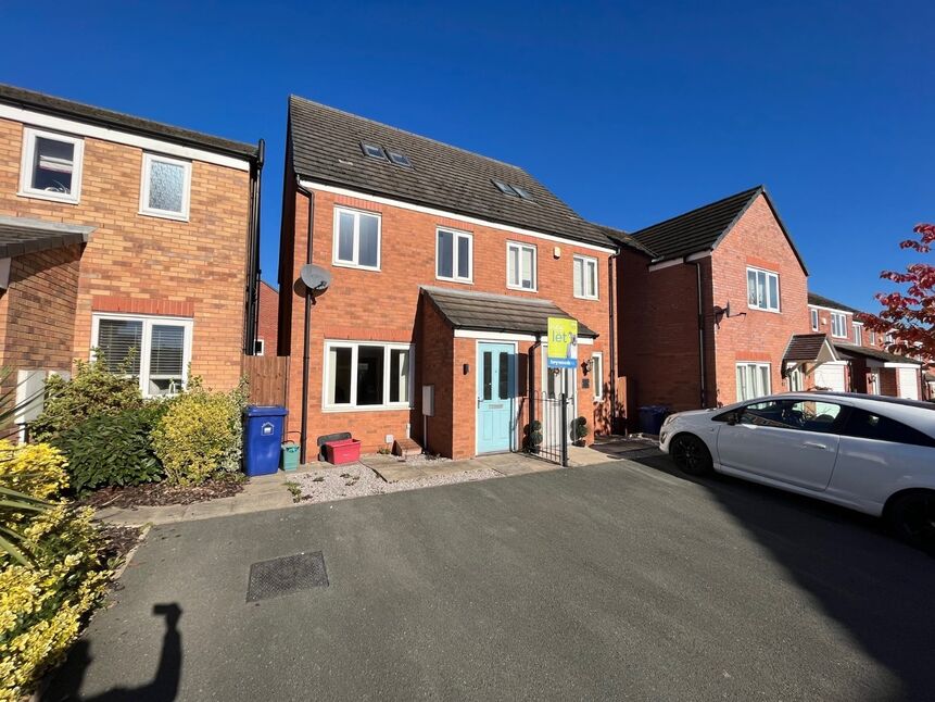 Flat Greylag Gate in Newcastle-under-Lyme