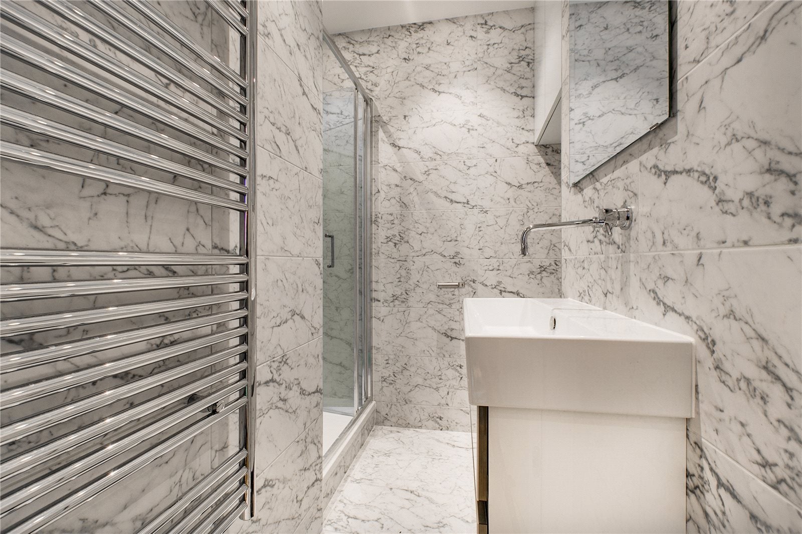 Flat Gliddon Road in Greater London
