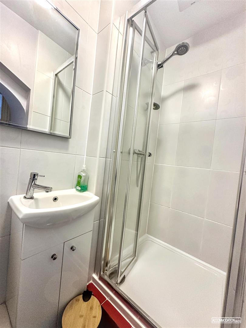 Flat Lower Redland Road in Bristol