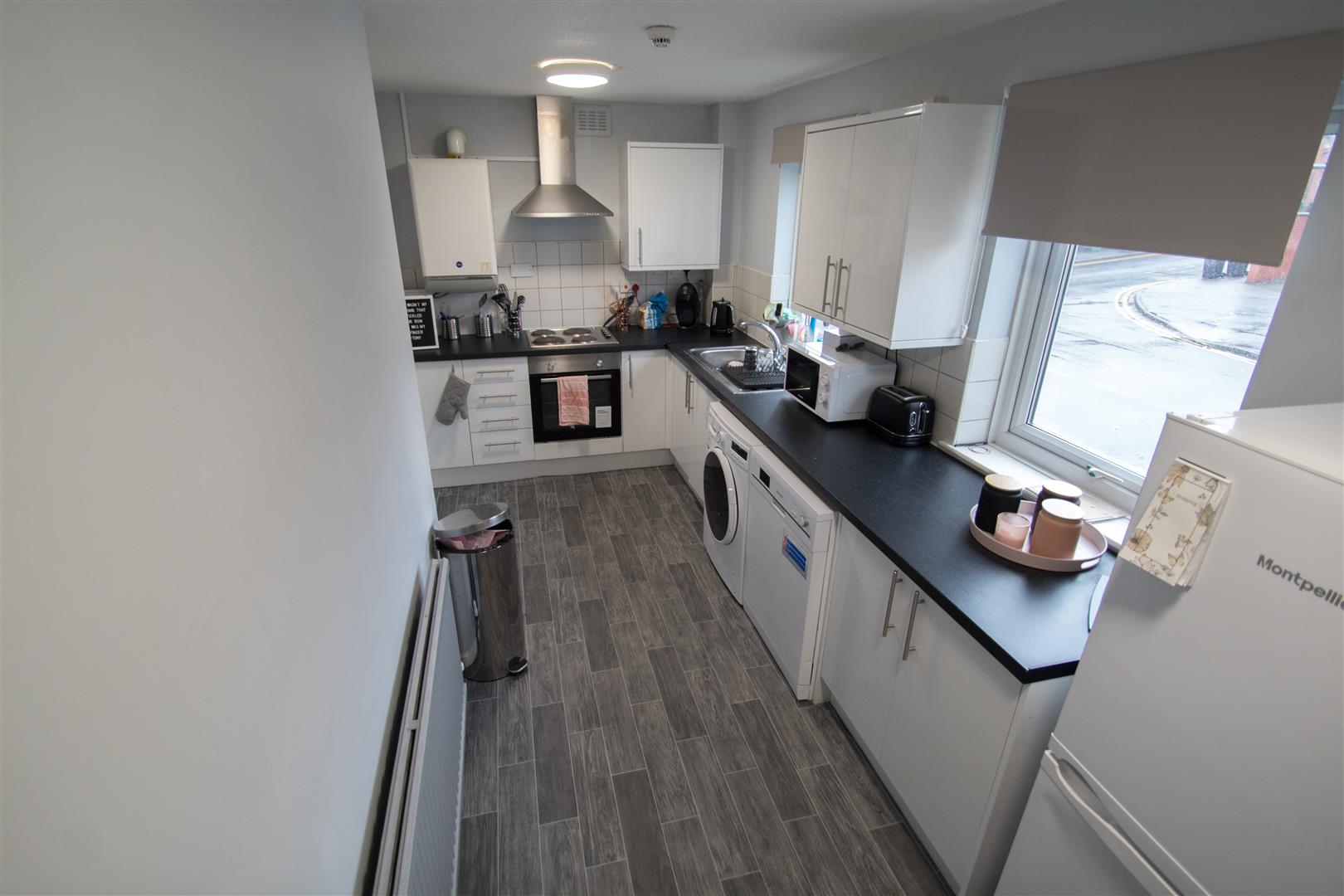 Flat Westfield Terrace in Leeds