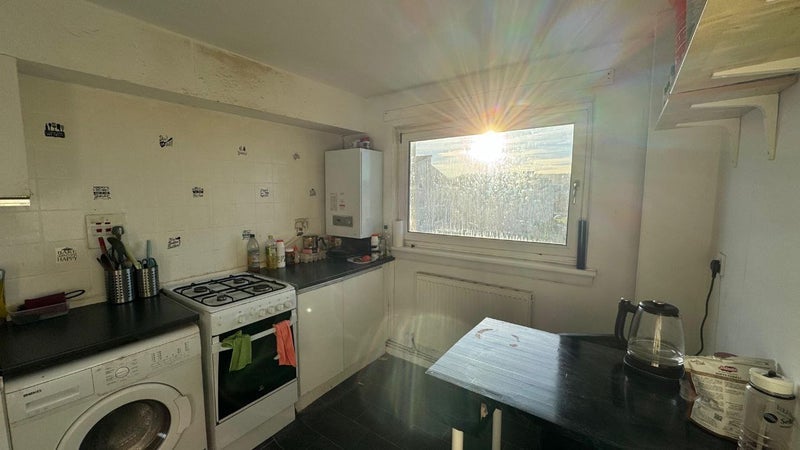 Room Western Avenue in Rutherglen