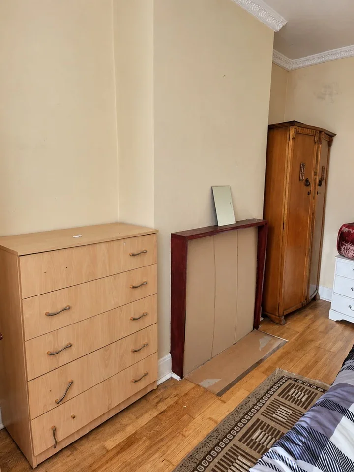 Room Wood Close in Greater London