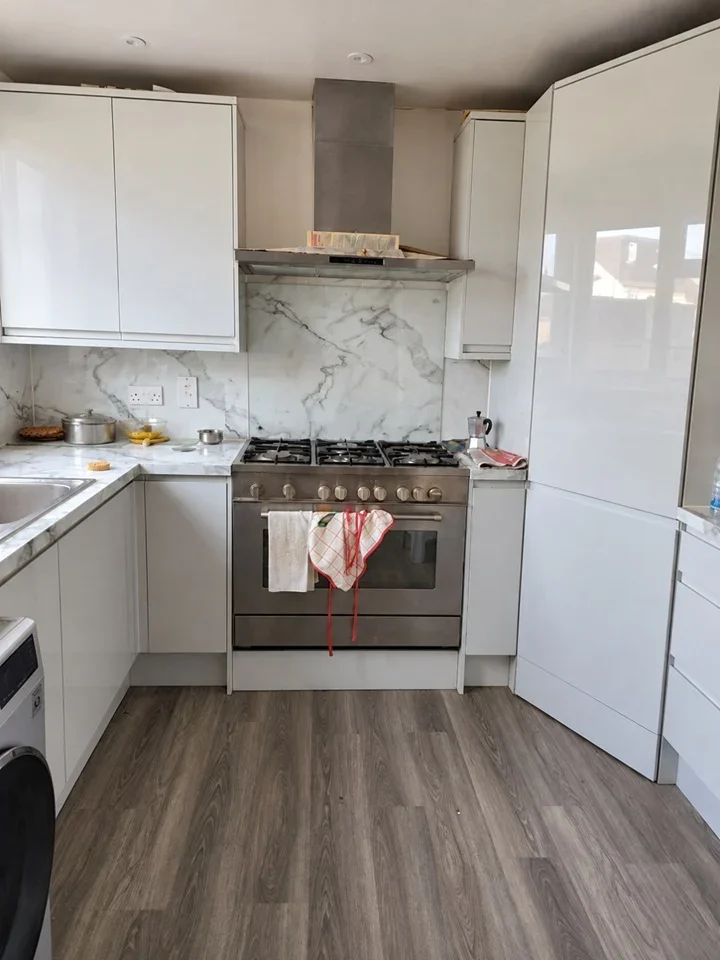 Room Wood Close in Greater London