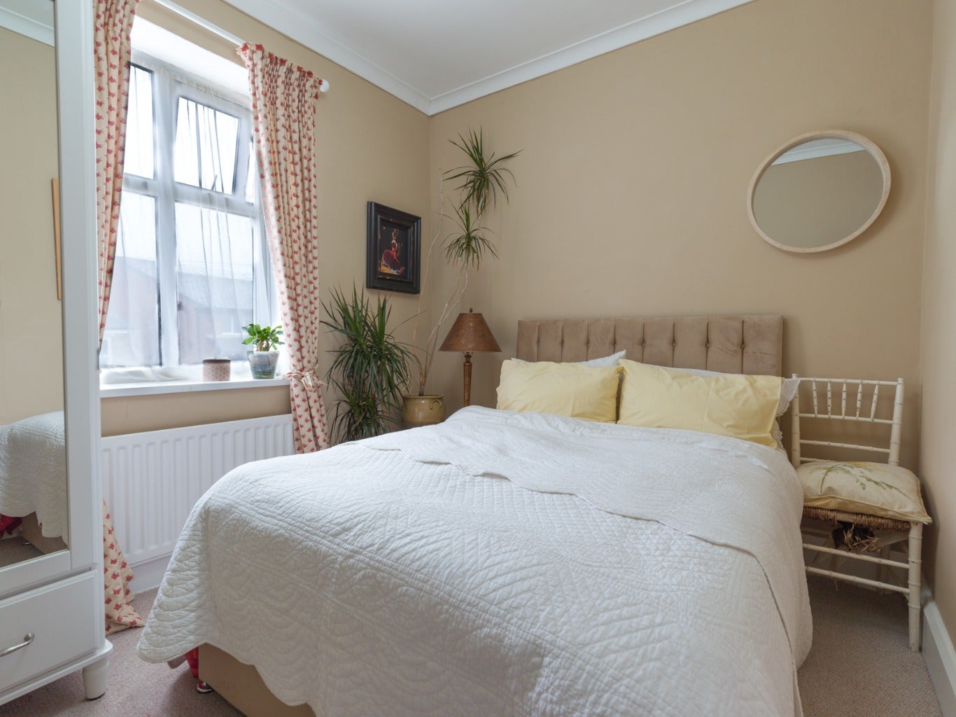 Flat Eskdale Terrace in Newcastle upon Tyne