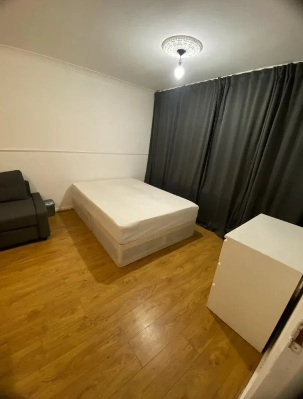 Room Bosun Close in Greater London